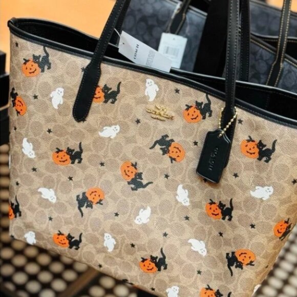 NWT Coach City Tote In Signature Canvas With Halloween Print CW450 - Picture 3 of 6